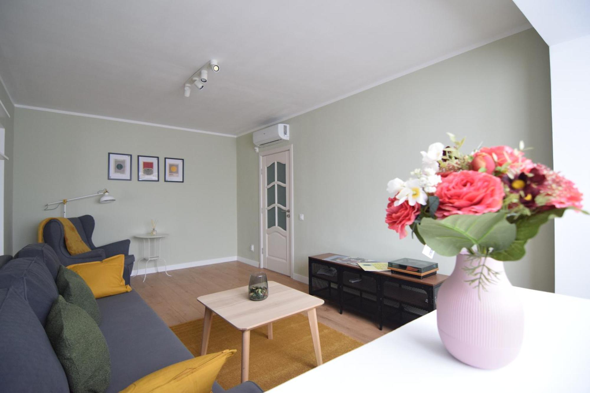Stylish Apartment With Video Projector Bucureşti Ngoại thất bức ảnh