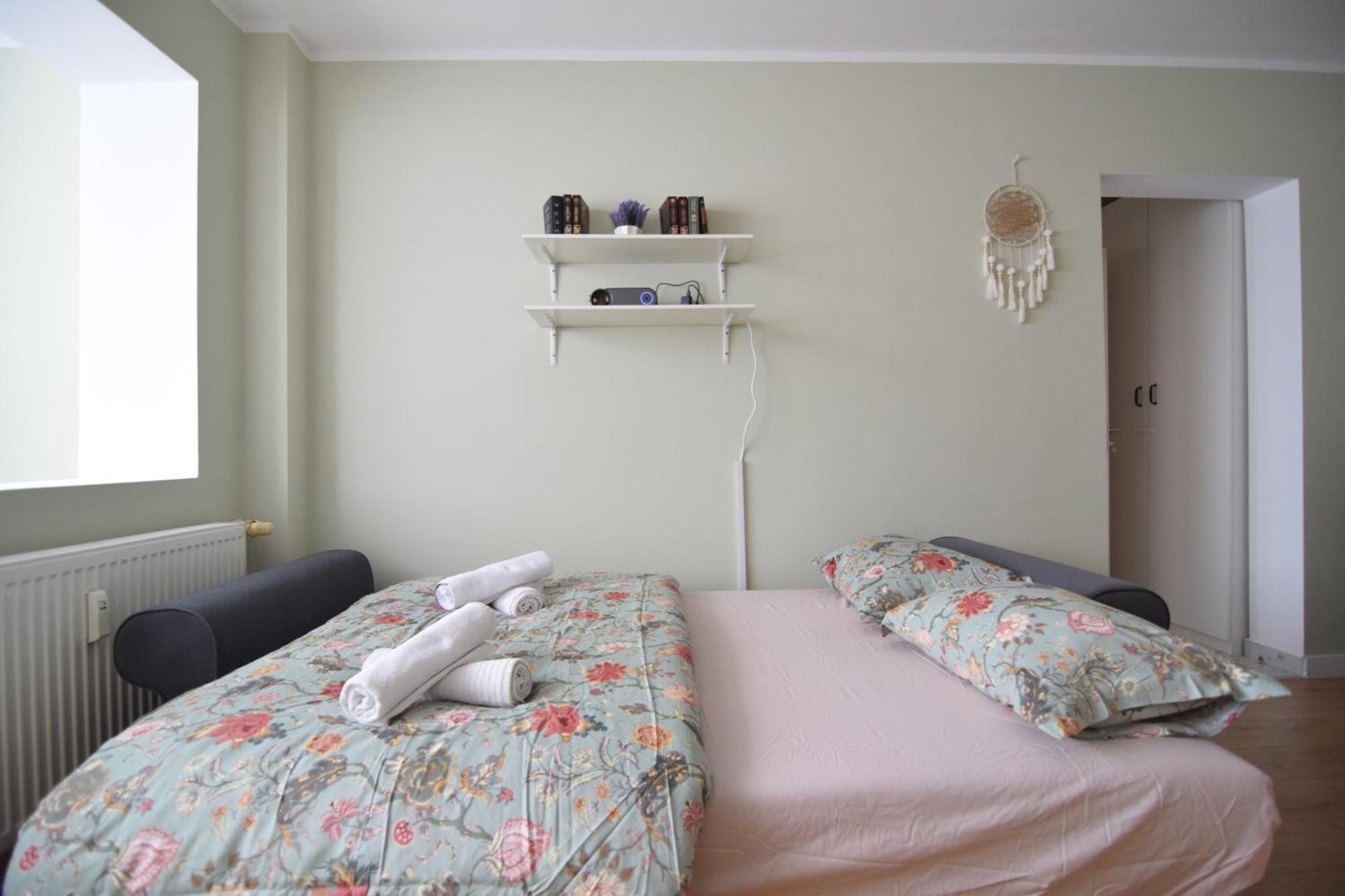 Stylish Apartment With Video Projector Bucureşti Ngoại thất bức ảnh